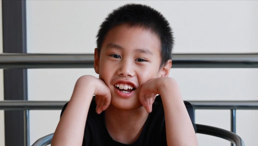 女生回应素颜艺考被卸妆3次,2025年正版资料正版香港王中王,精准解释落实及其象征意义_升级版V2.78